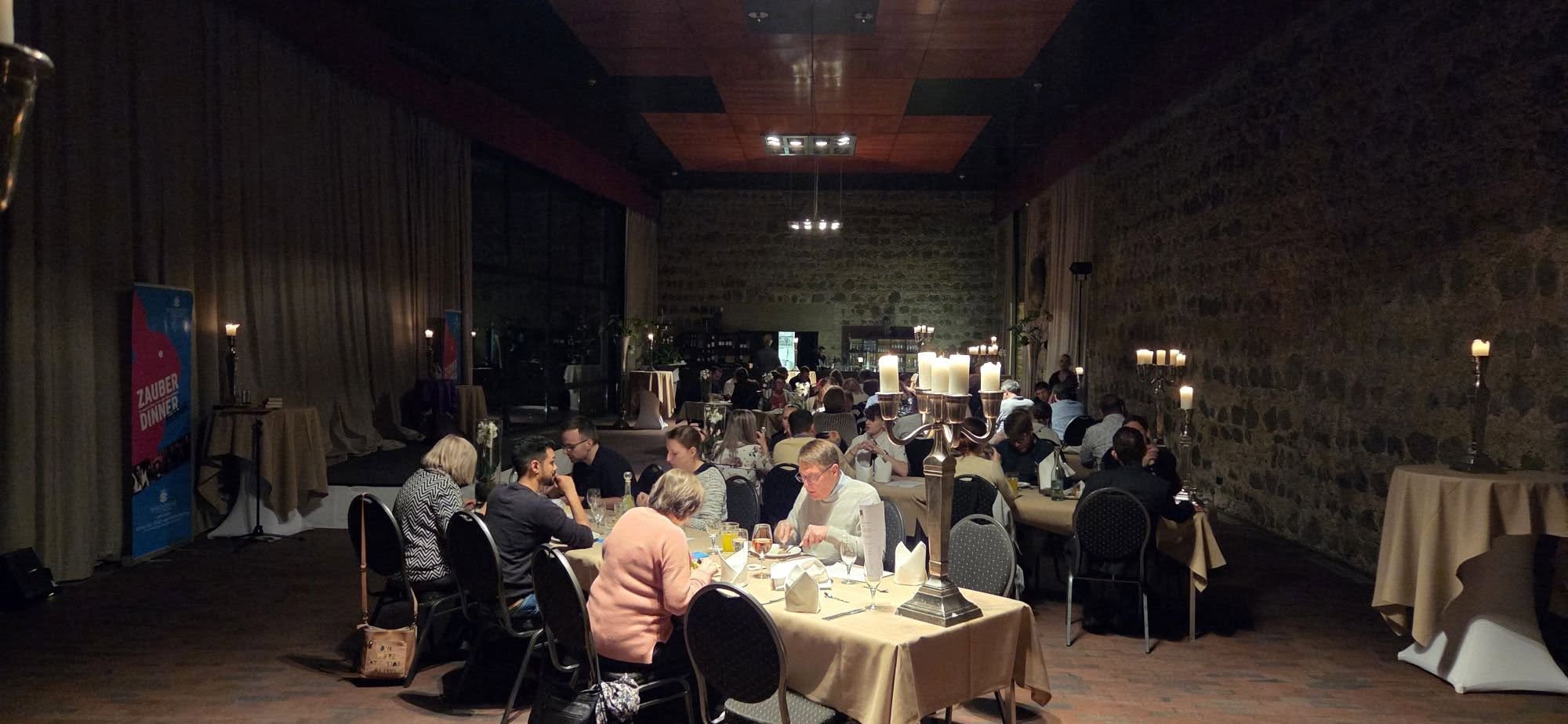 Hambacher Schloss als besonderer Zauber-Dinner-Spielort